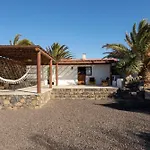 Rustic With Pool In Center Dom wakacyjny Lajares