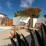 Rustic With Pool In Center Dom wakacyjny Lajares