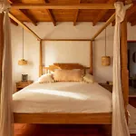 Rustic With Pool In Center Lajares