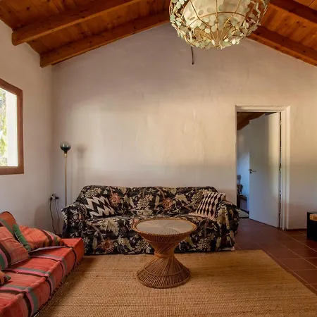 Holiday home Rustic With Pool In Center *