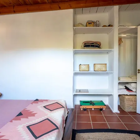 Rustic With Pool In Center 라하레스