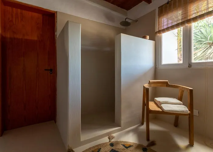 Rustic With Pool In Center * Lajares