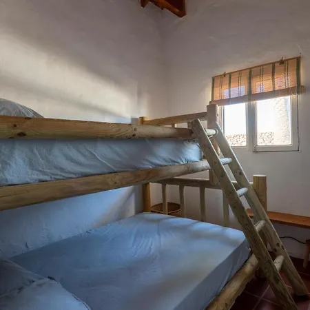 Rustic With Pool In Center * Lajares